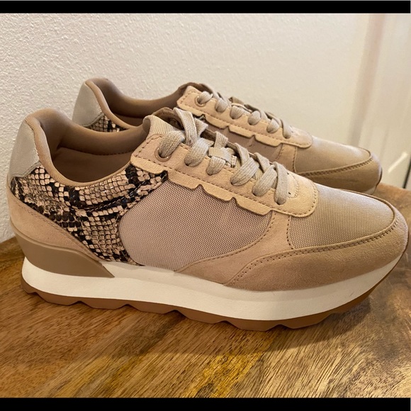 Zara Shoes - ZARA Animal Print Beige Wedge Platform Sneaker